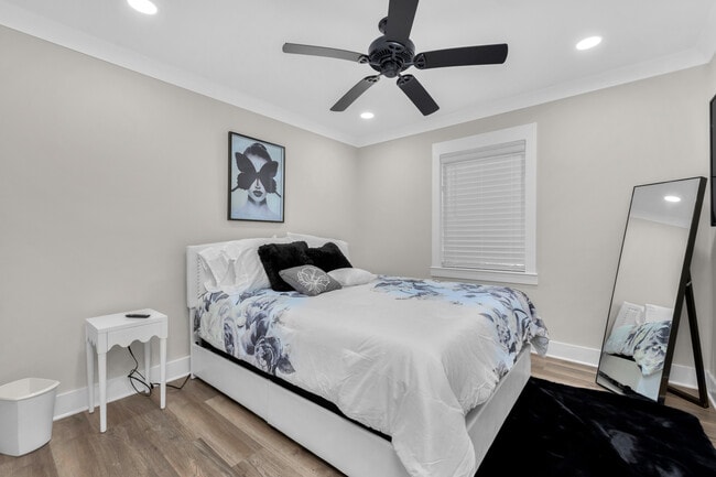 Foto del edificio - Furnished Duplex - Unit A