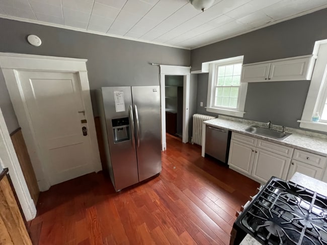 Building Photo - 818 Myrtle Ave