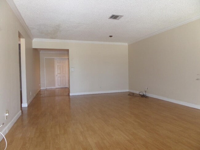 Building Photo - 3961 Loni St