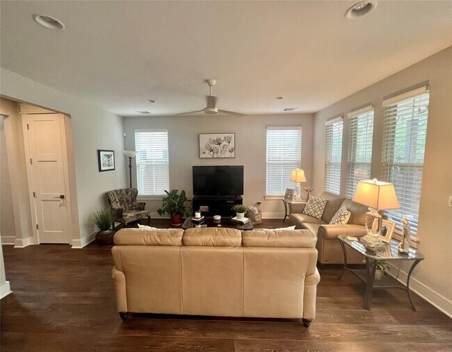 Foto del edificio - 6515 Davis Ln