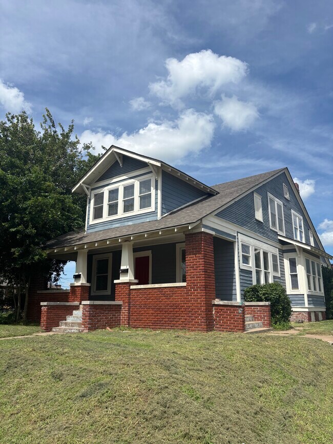 Foto del edificio - 703 N Atlanta Ave