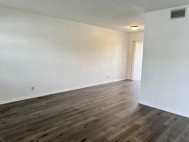 Building Photo - 3481 Helena Dr