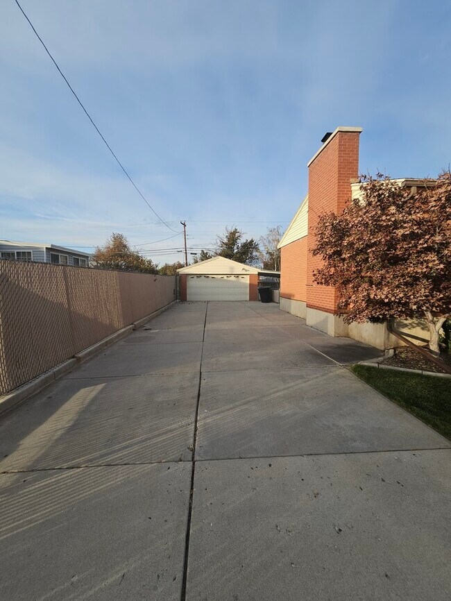 Photo - 4 bed 2 bath Home in Murray