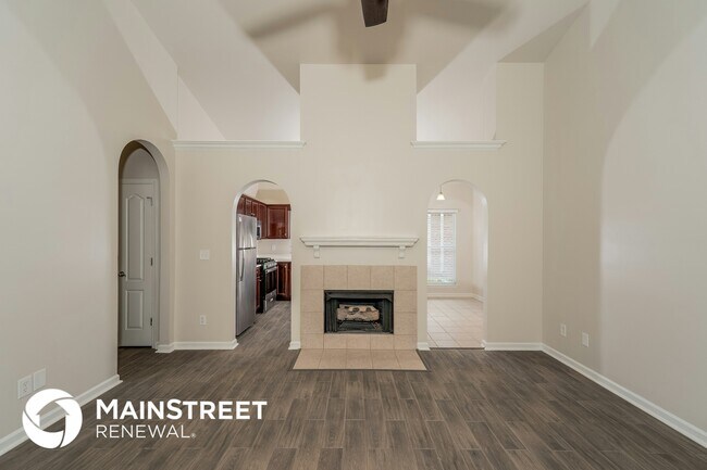 Building Photo - 4832 Longmeadow Dr