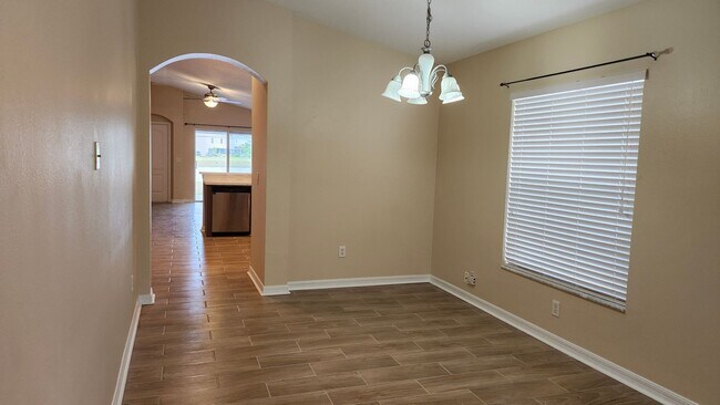 Foto del edificio - 7955 Carriage Pointe Dr