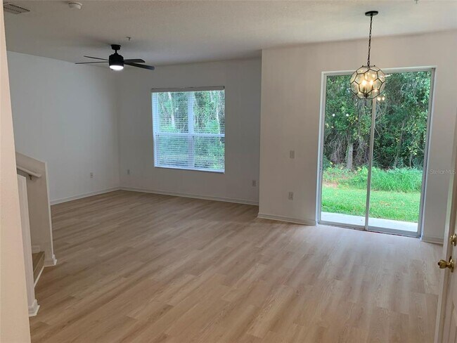 Foto del edificio - 1552 Broken Oak Dr