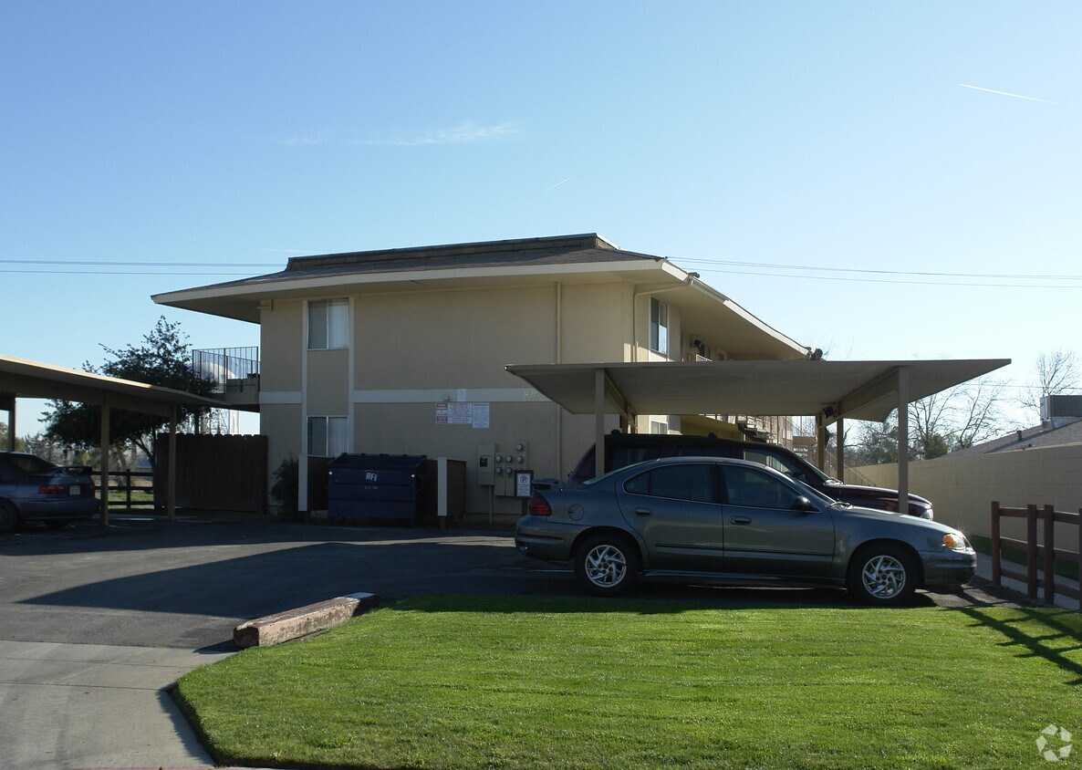 Building Photo - 825 Terrace Pl