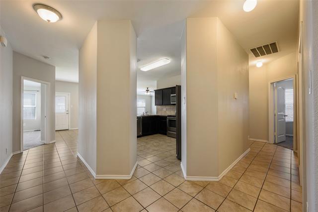 Foto del edificio - 8228 Windsor Forest Dr