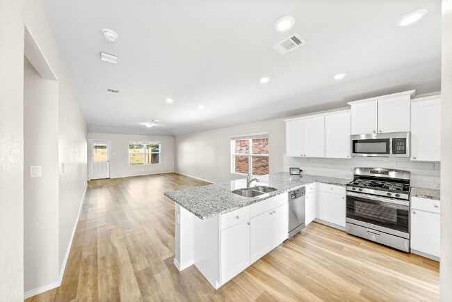 Foto del edificio - 3-Bed, 2-Bath Sanctuary Where Comfort Meets Charm