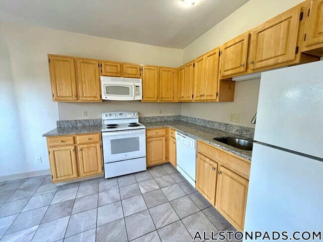 Foto del edificio - 1131 Commonwealth Ave