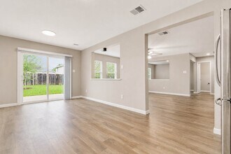 Building Photo - 9506 Lasbury Dr