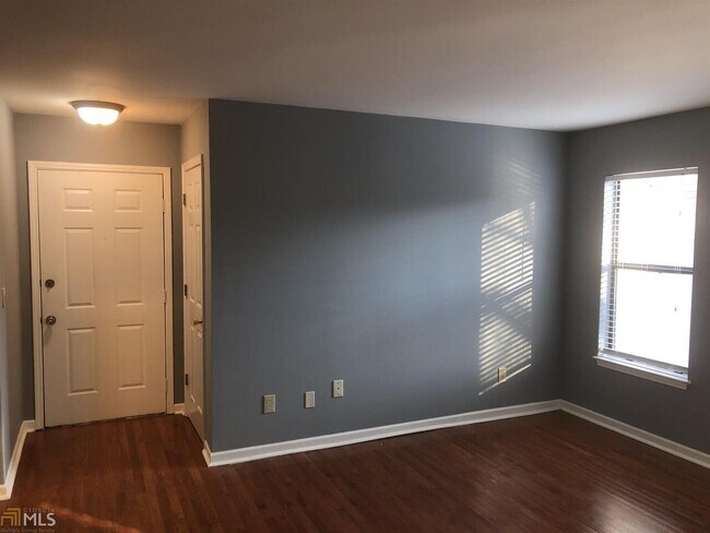 Building Photo - 2213 Huntingdon Chase