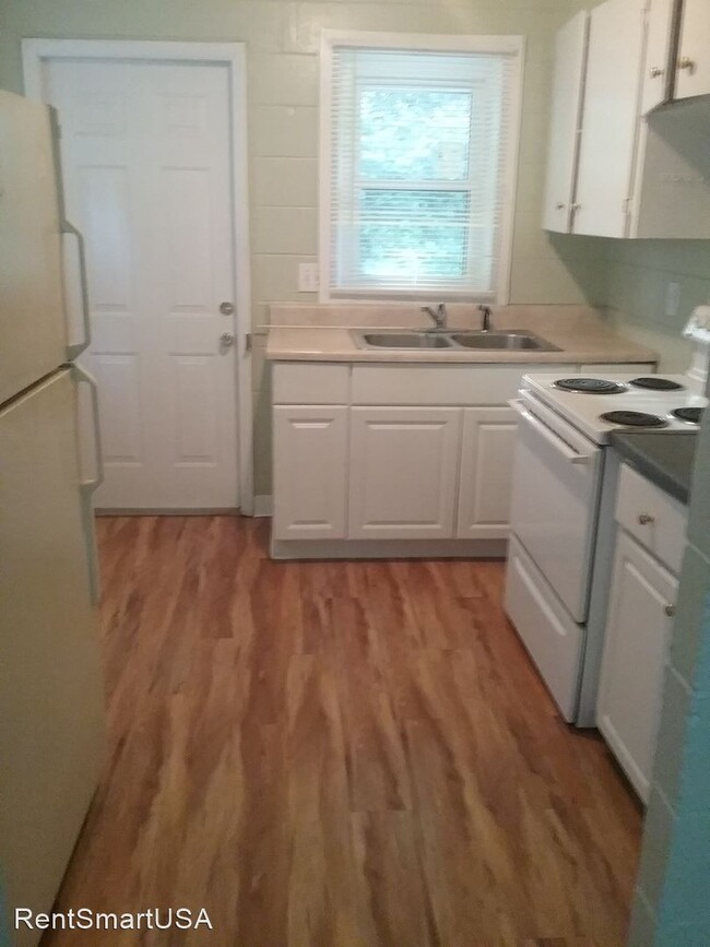 Building Photo - 2 br, 1 bath House - 740 E Minneola Ave