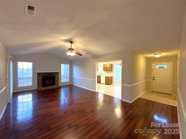 Foto del edificio - 7426 Barn Stone Dr