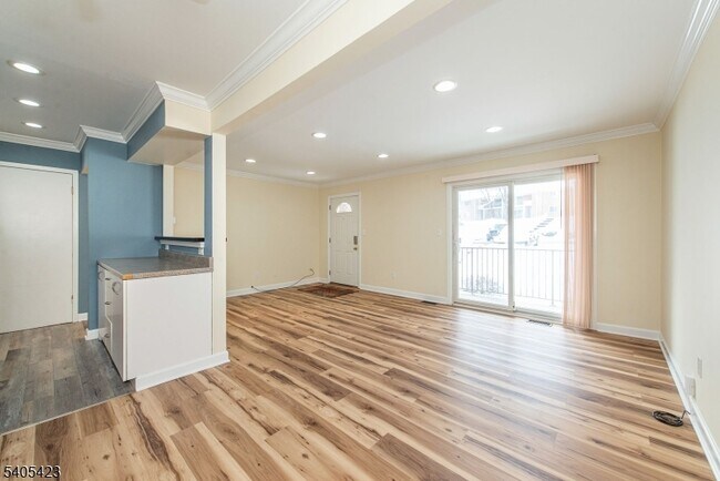 Foto del edificio - 2350 NJ-10