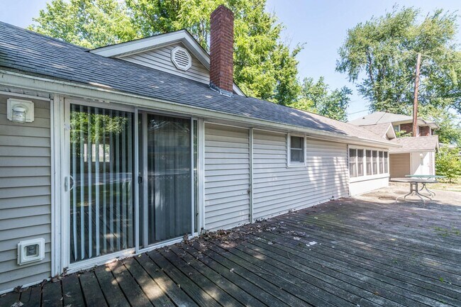 Foto del edificio - 115 E 16th St