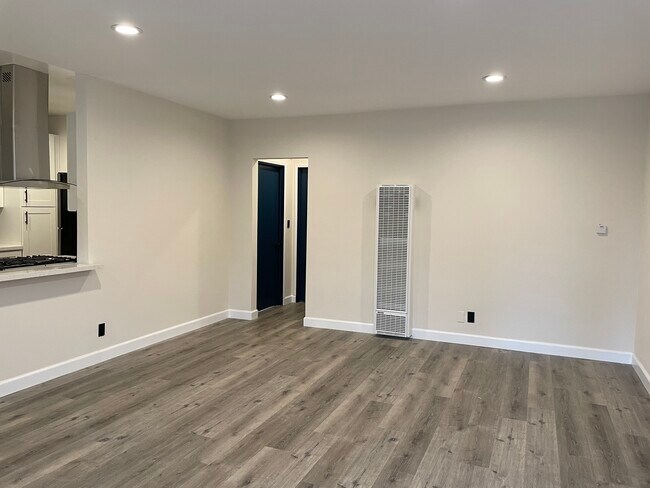 Foto del edificio - 7307 W Willoughby Ave