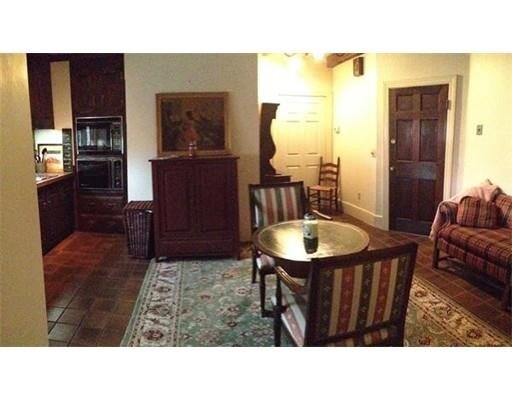 Primary Photo - 128 E Main St