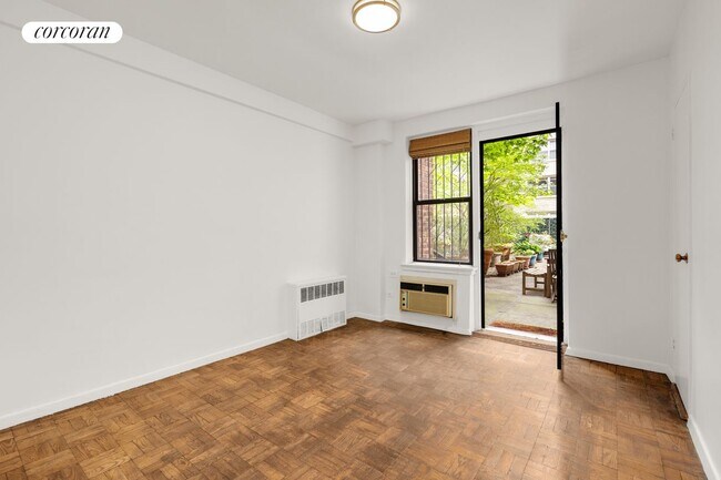 Foto del edificio - 211 E 18th St