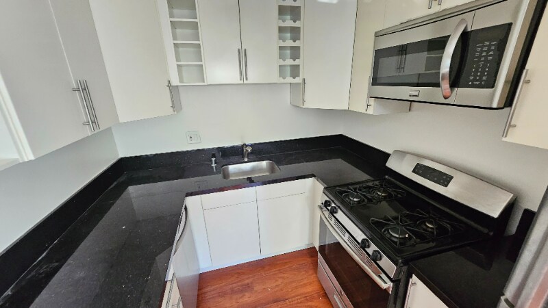 Foto principal - 933 S Gramercy Dr