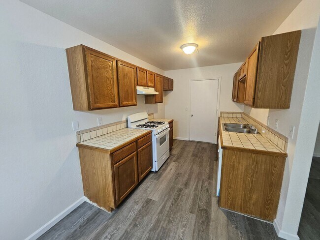 Foto del edificio - 1584 Turquoise Rd