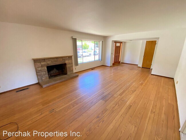 Building Photo - 4 br, 2 bath House - 6 Thorndale Place