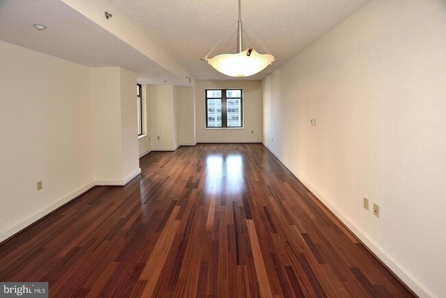 Building Photo - 1150 K St NW