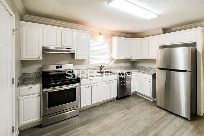 Foto del edificio - NOW OFFERING FIRST FULL MONTH FREE!!