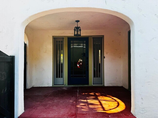 Foto del edificio - Remodelled Two Bedroom Home + Office for Rent in LB!