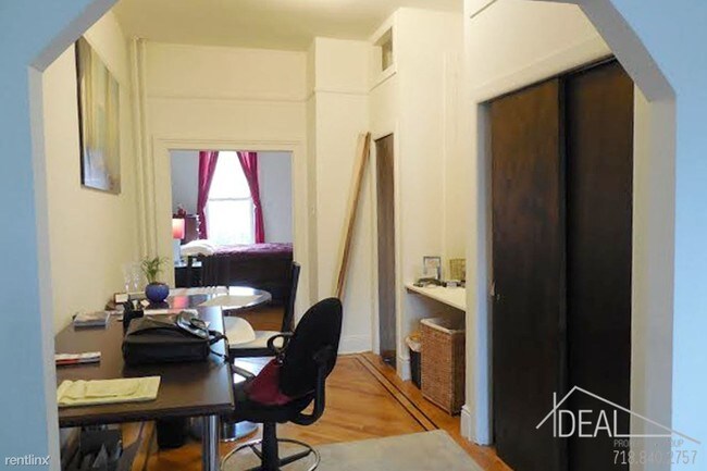Building Photo - 383 Union St