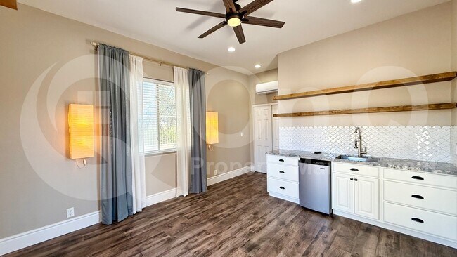 Building Photo - 1237 N 86th Pl