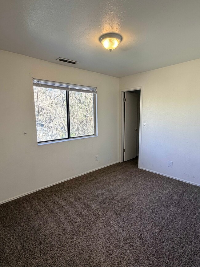 Building Photo - 211 S 1400 W