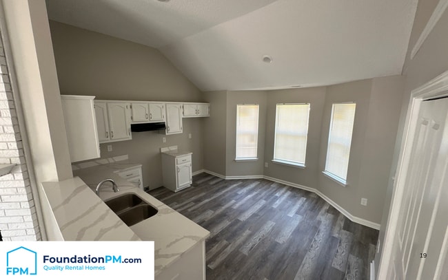 Building Photo - 5948 Cottage Hill Dr