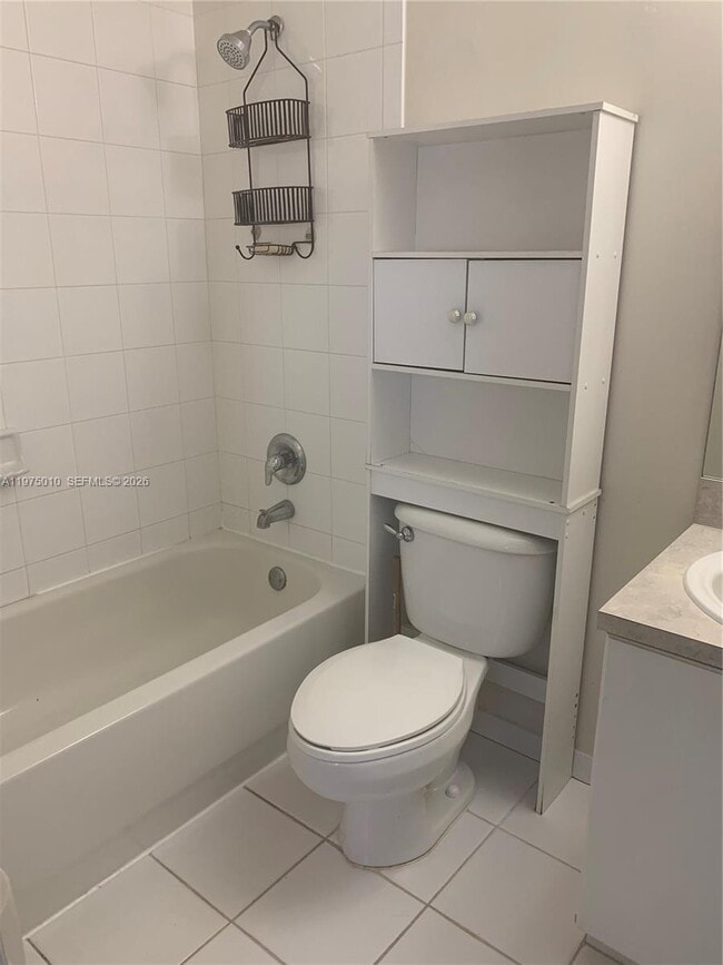 Building Photo - 2211 SE 23rd Rd