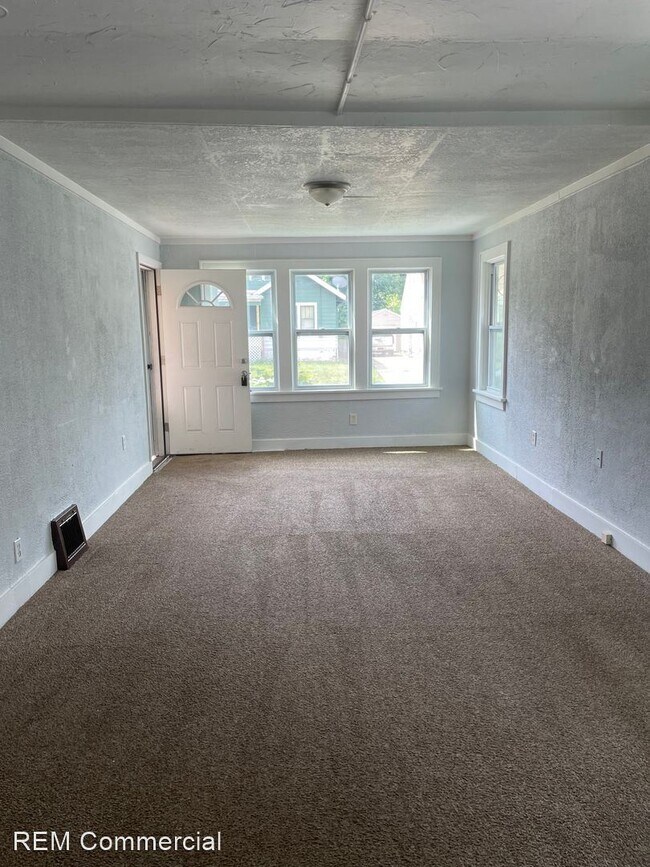 Foto del edificio - 3 br, 1 bath House - 949 Wyley Ave