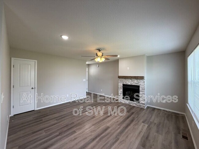 Foto del edificio - 801 E Watermill Cir