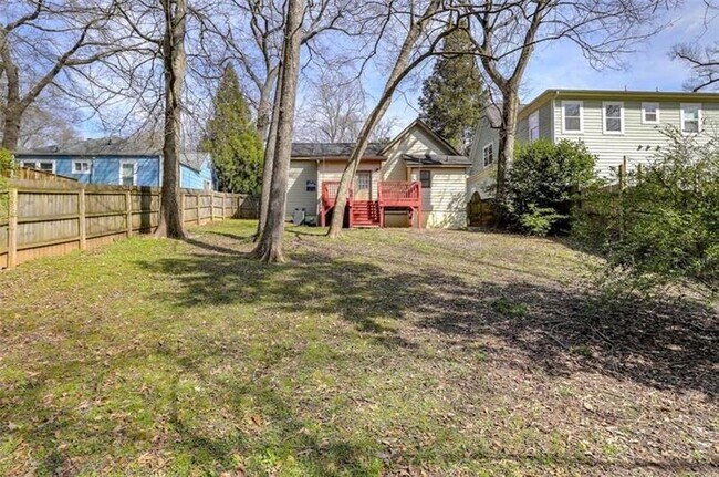 Photo - 980 Longley Ave NW House