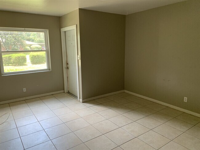 Foto del edificio - 628 Stiles Ave