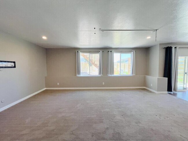Building Photo - 4144 W Foxview Dr
