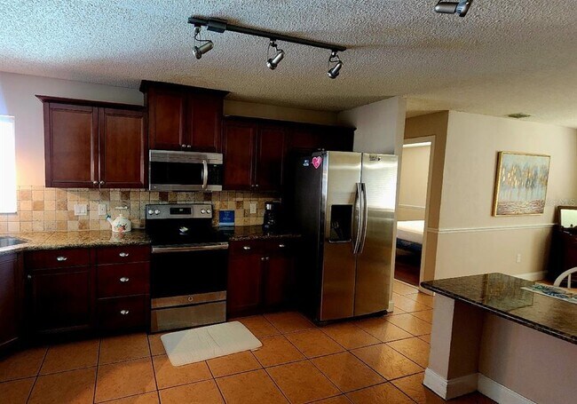 Building Photo - 10 Blackfoot Ct