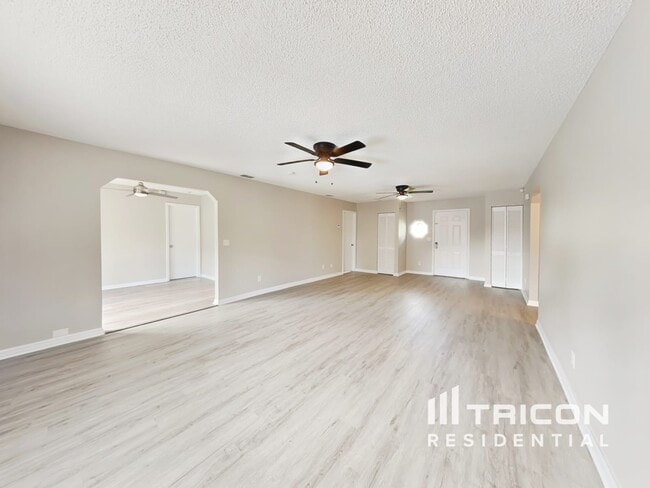 Building Photo - 3413 Yule Tree Dr