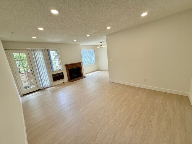 Building Photo - 3546 Hughes Ave