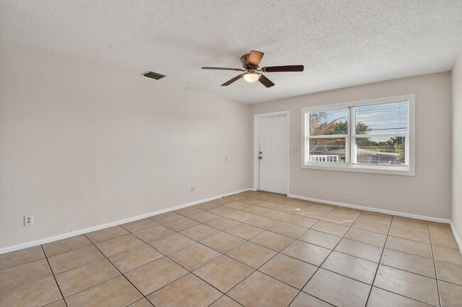 Foto del edificio - 1618 W 26th Ct