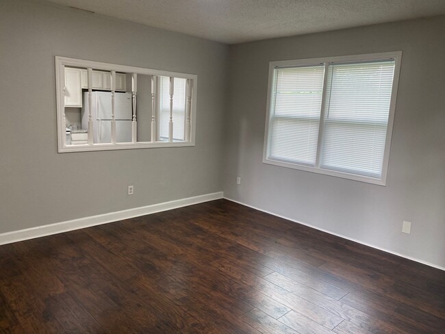 Building Photo - 21 Judson Cv