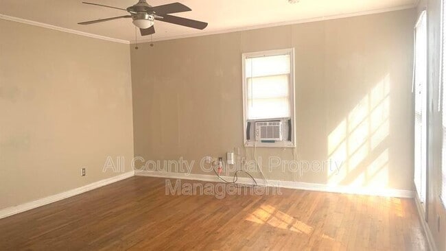 Building Photo - 5210 Guadalupe St