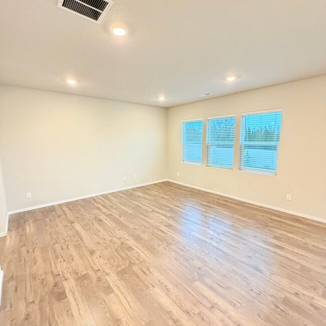 Building Photo - 5505 W Youngstown Ln