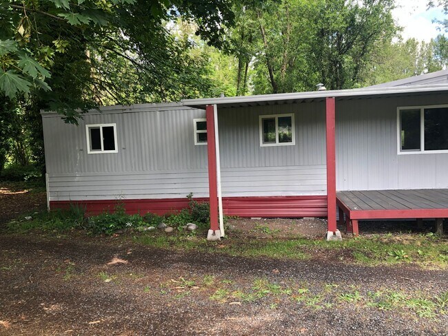 Building Photo - Updated MH trailer near the McKenzie River