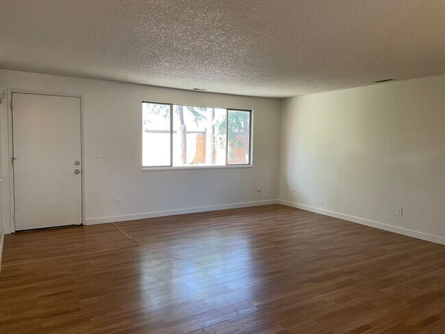 Building Photo - Nicely Tucked Away-3 Bed 2 Bath Home ~ New...