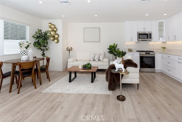 Foto del edificio - 15254 Clymer St