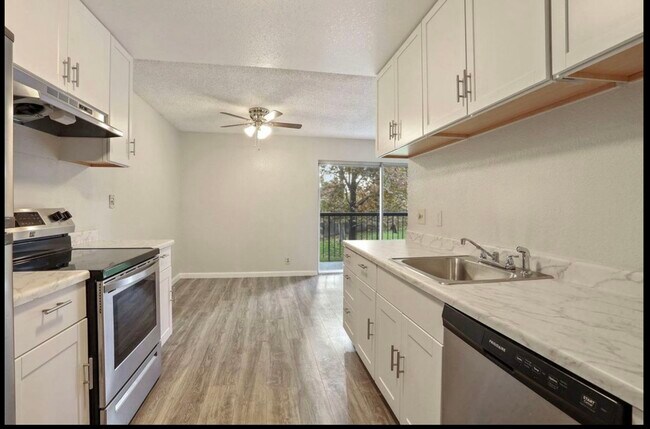 Building Photo - 3591 Quail Lakes Dr